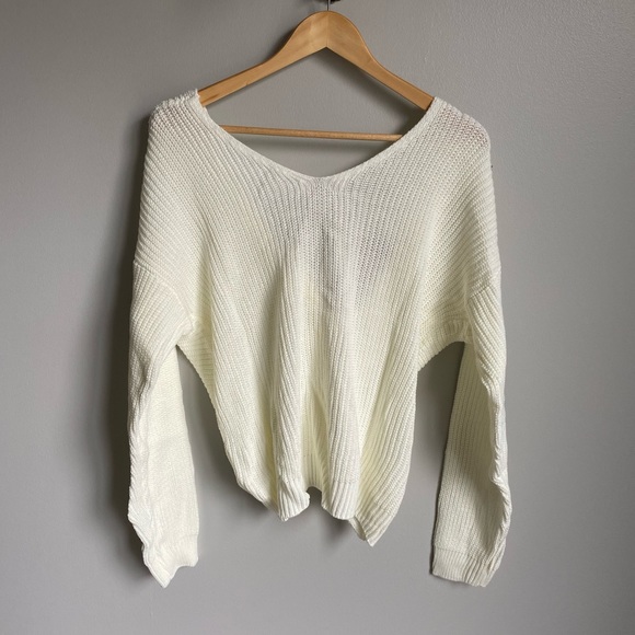 White Twist Sweater - Picture 4 of 8